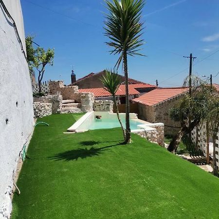 Moradias do castelo, um pequeno paraíso como lhe chamam Ourém Exterior foto